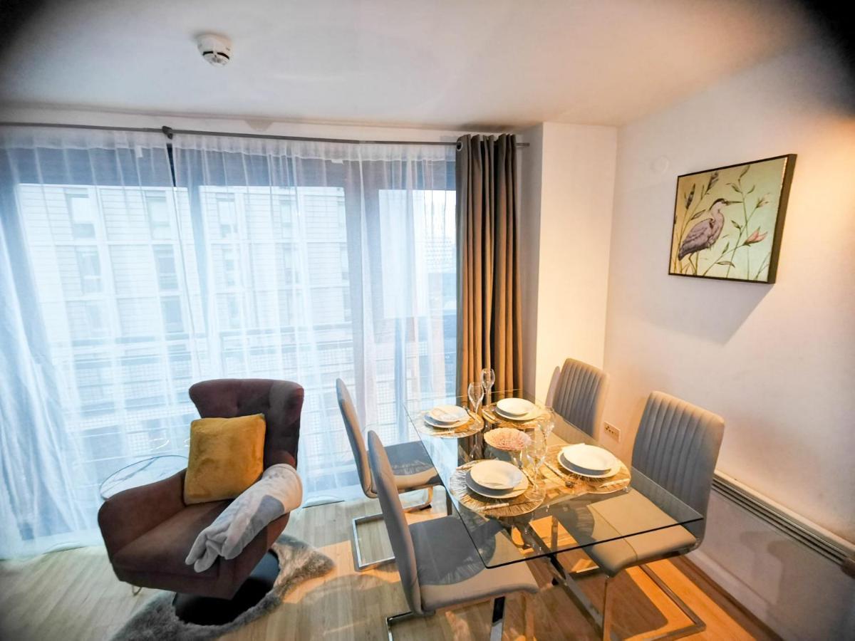 Lovely 2-Bedroom Apartment, Free Parking Manchester Ngoại thất bức ảnh