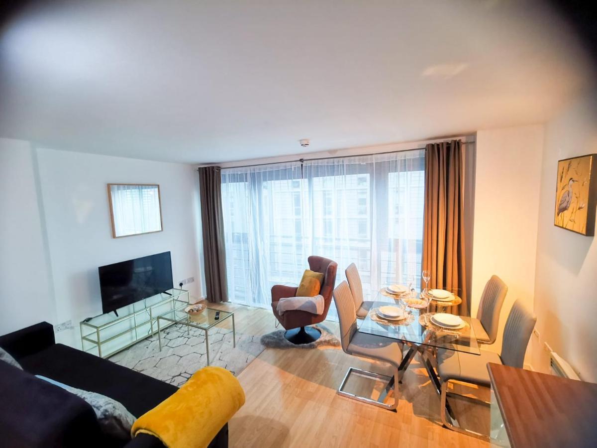 Lovely 2-Bedroom Apartment, Free Parking Manchester Ngoại thất bức ảnh