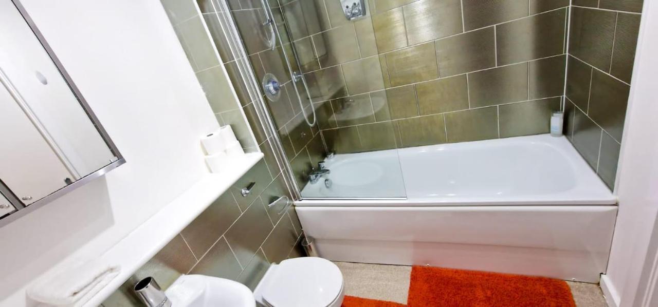 Lovely 2-Bedroom Apartment, Free Parking Manchester Ngoại thất bức ảnh