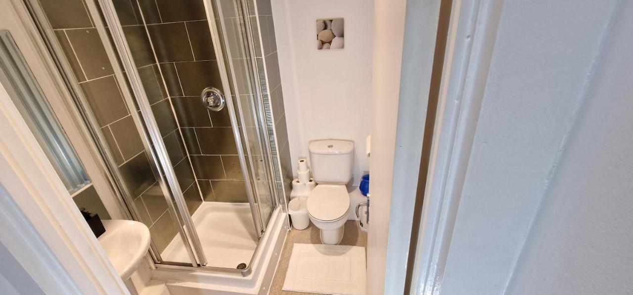 Lovely 2-Bedroom Apartment, Free Parking Manchester Ngoại thất bức ảnh